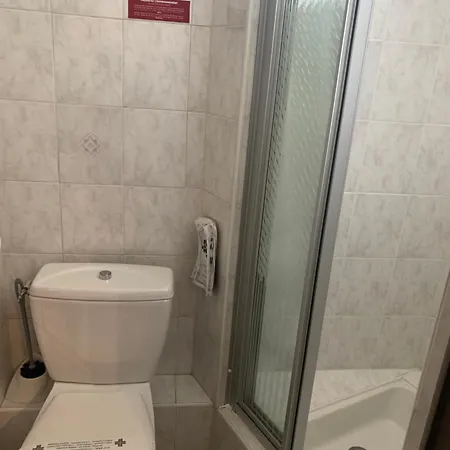 Hotell Kyriad Rodez