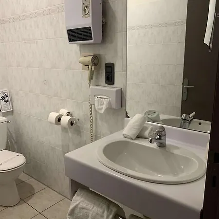 Kyriad Hotel 3*