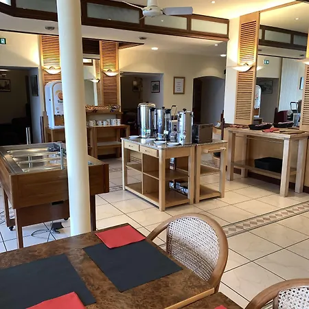 罗德兹基里亚德酒店 3*