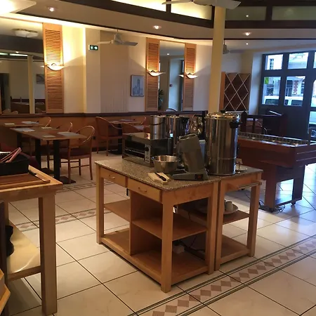 Kyriad Hotel 3*