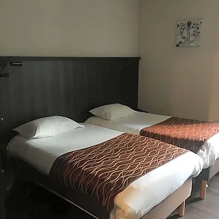 Отель Kyriad Роде