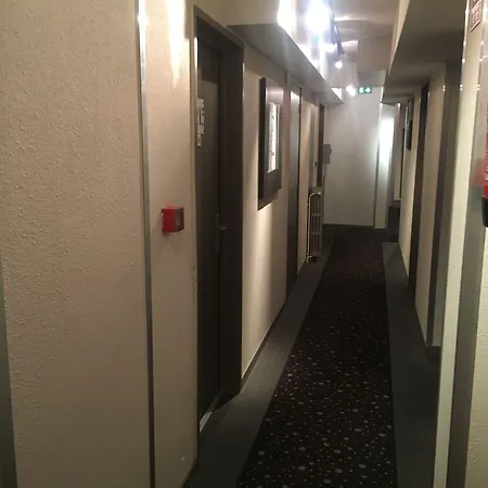Kyriad Hotel 3*