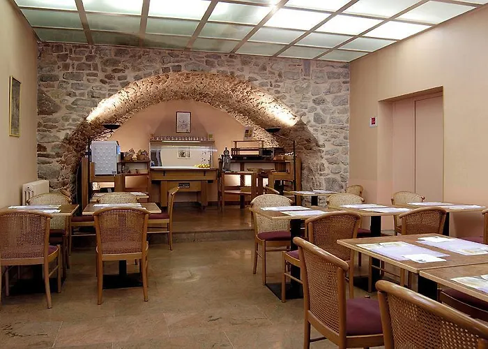 Kyriad Отель Роде