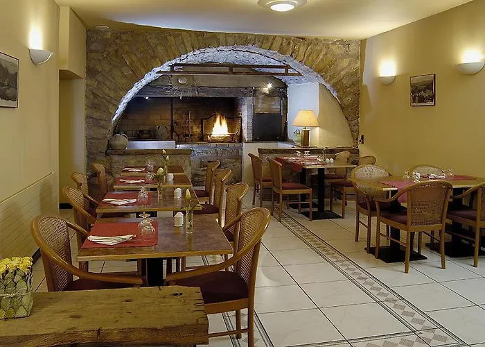 Отель Kyriad Роде