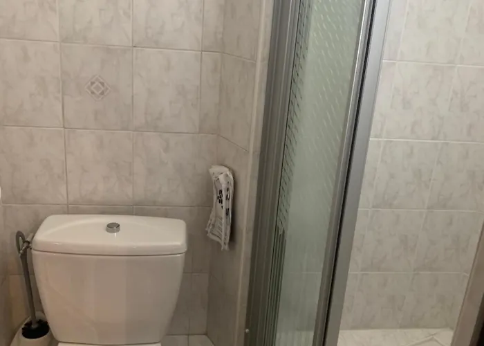 Отель Kyriad Роде