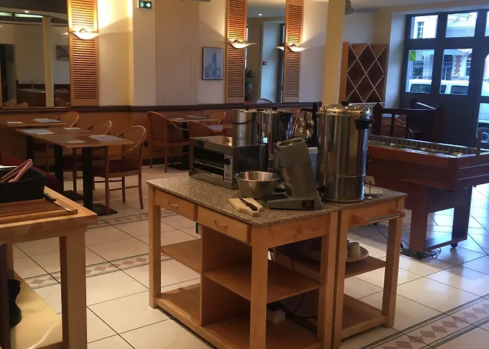 Kyriad Отель 3*