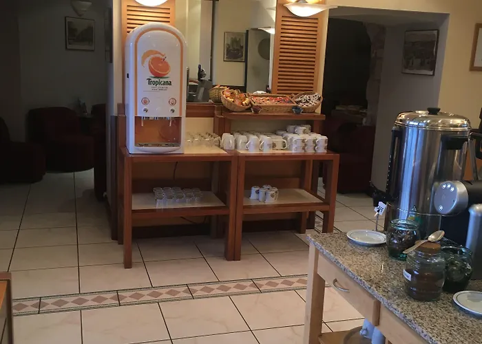 Отель Kyriad Роде