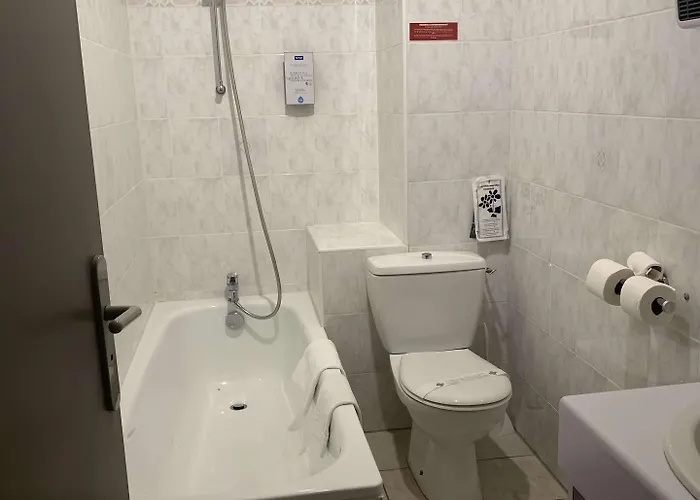 Отель Kyriad 3*