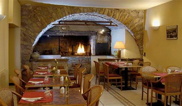 Отель Kyriad 3*